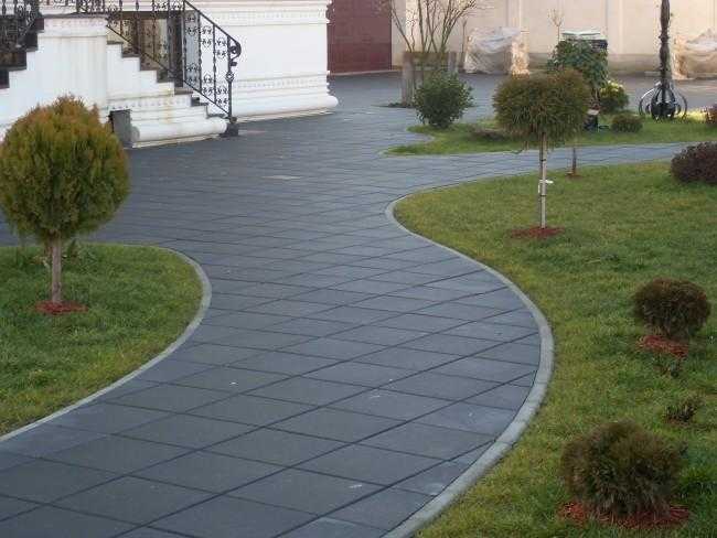 Paving for gardens and courtyards