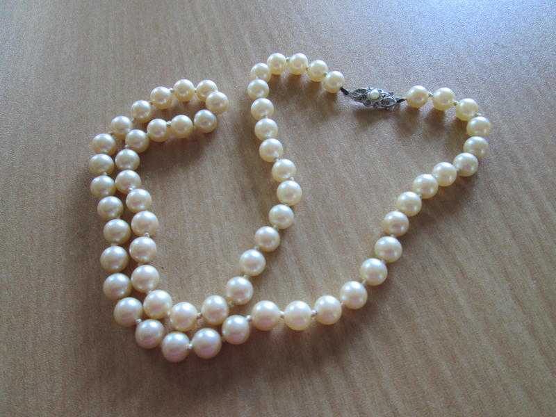 Pearl necklace