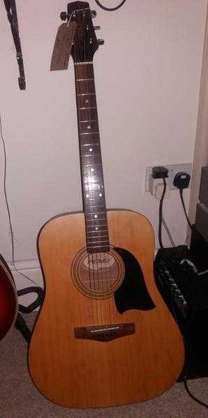 PEAVEY 6 string guitar- Ideal Starter.  Used but in good condition.