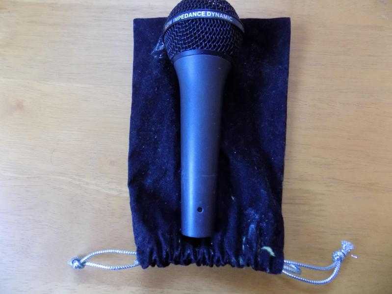 Peavey PV Low Impedance Dynamic Cardioid Microphone - Good Condition