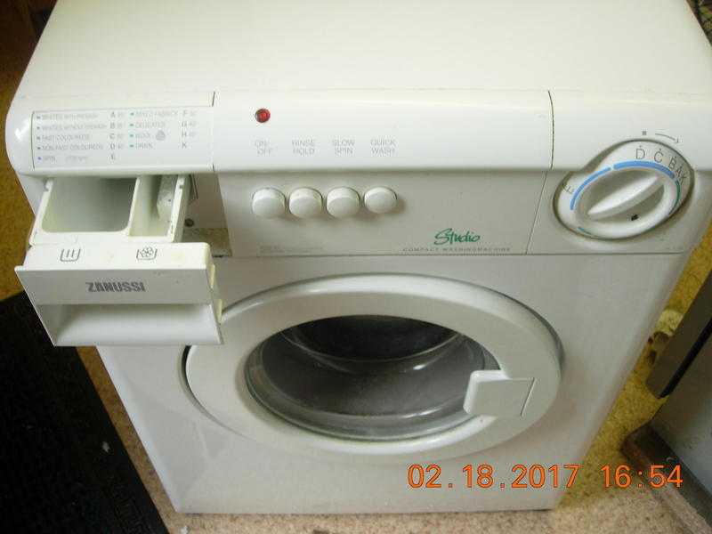 Perfect Zanussi LC 1100 Studio washing machine. Under counter model.