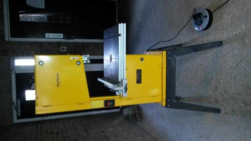 perform 550w 240v vertical bandsaw