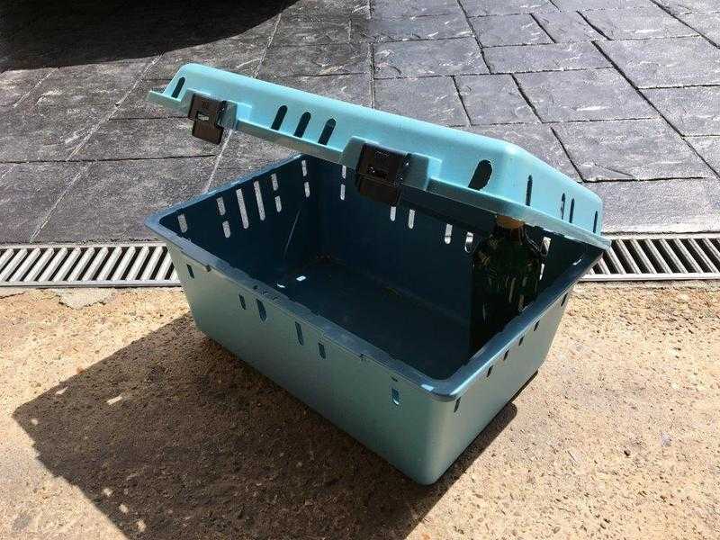 Pet caddy  carrier (plastic)