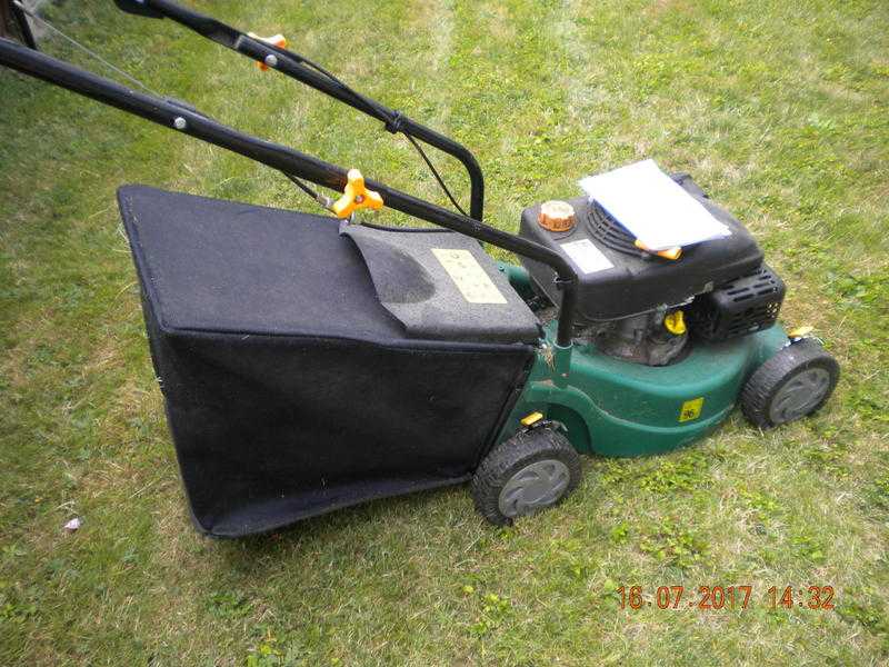 PETROL LAWN MOWER