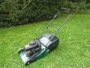 PETROL LAWNMOWER.SELF PROPELLED WITH ROLLER.