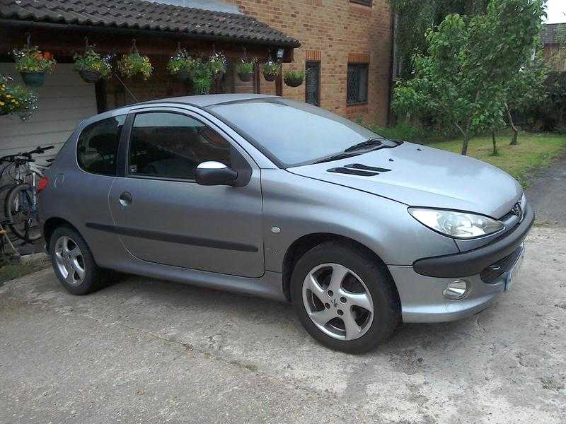 Peugeot 206 HDI diesel hatchback metallic silver 03 reg