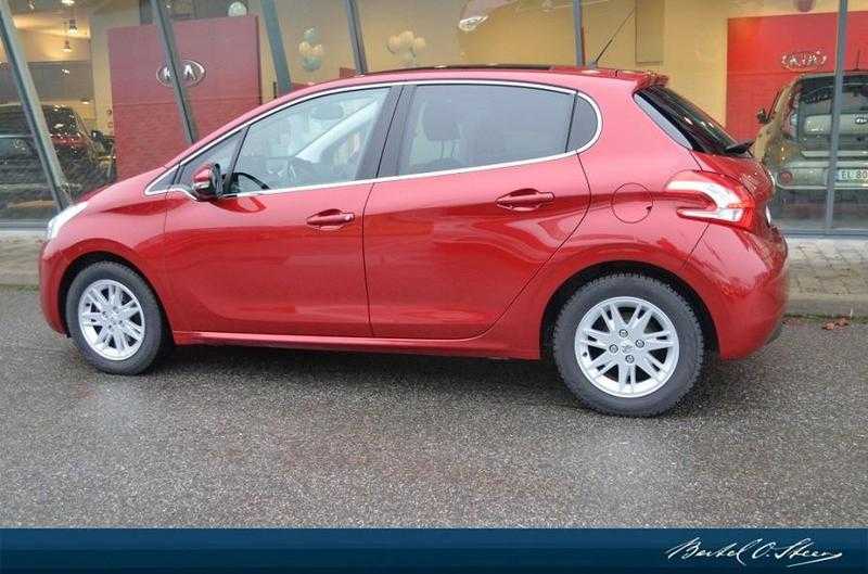 Peugeot 208 2012