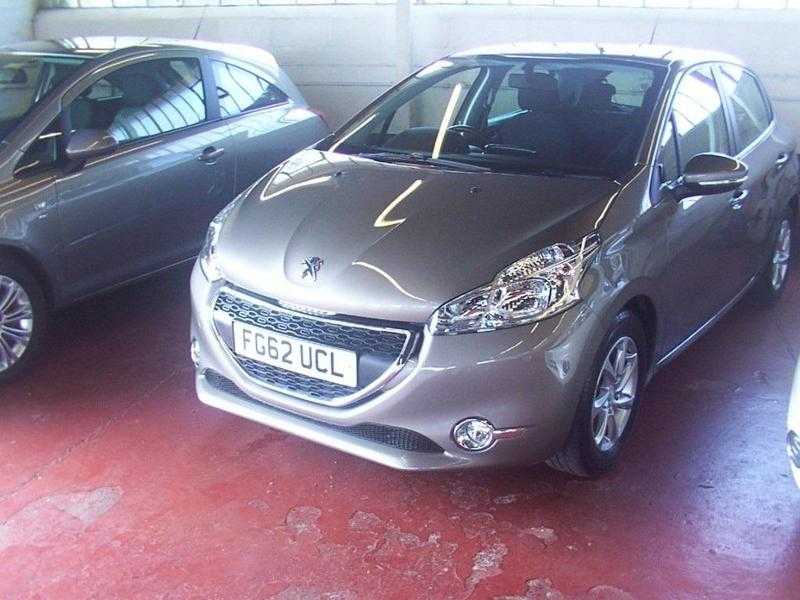 Peugeot 208 2012