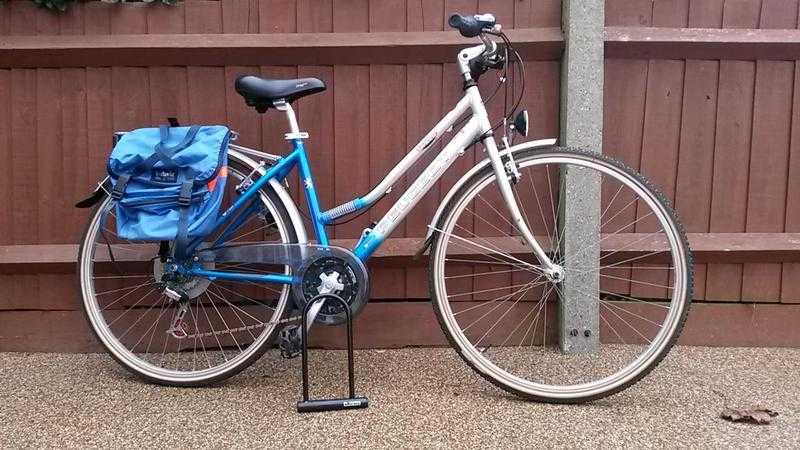 Peugeot Ladies Hybrid Bike in excellent condition