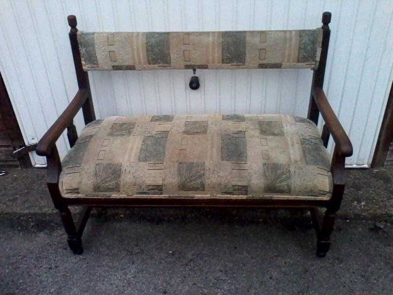 PEW  SETTLE . SUITABLE FOR ENTRANCE HALL  ALCOVE ETC.