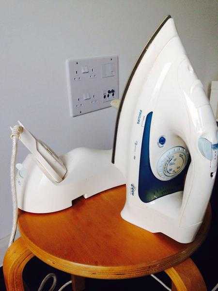 Philips CordCordless Iron Excellent Condition