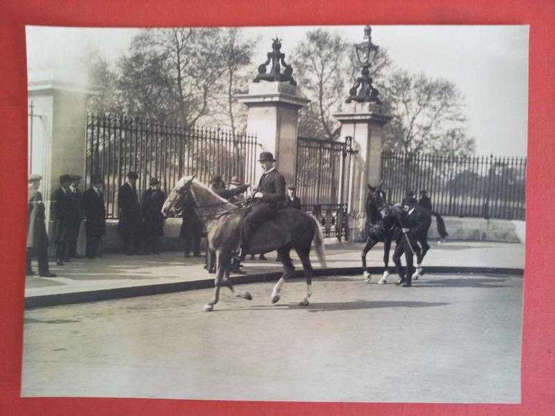 PHOTOGRAPHIC PRINTS of 1930s and wartime Britain