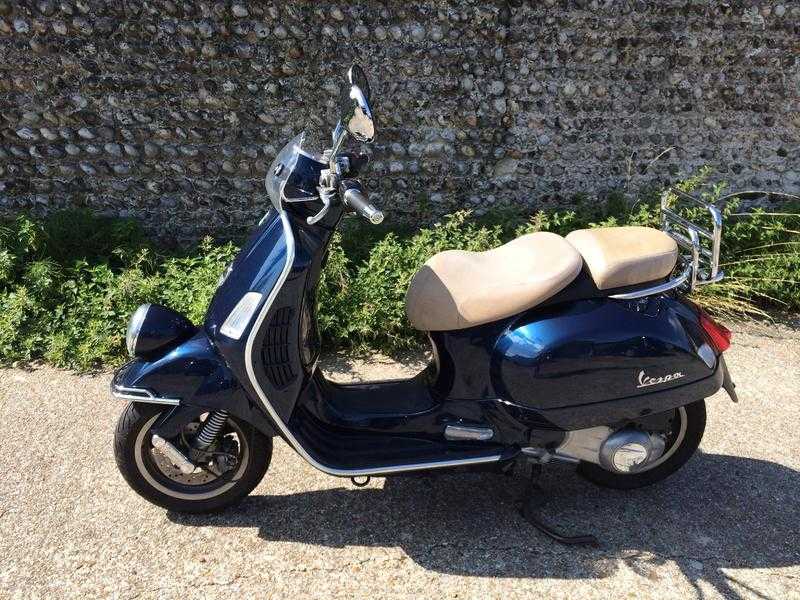 Piaggio Vespa GTV 125 2008 Navy Blue, Automatic Scooter