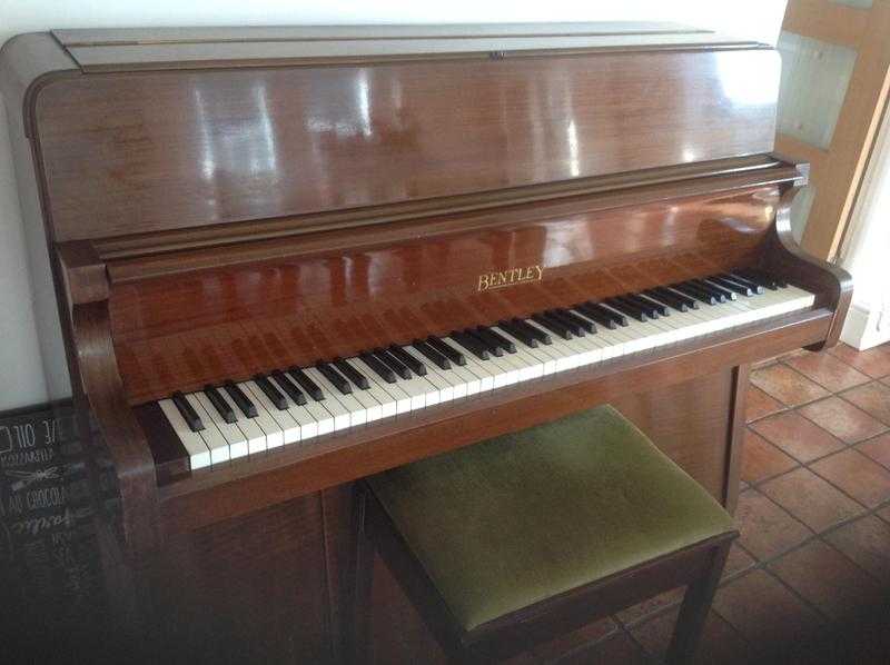 Piano (Bentley upright)