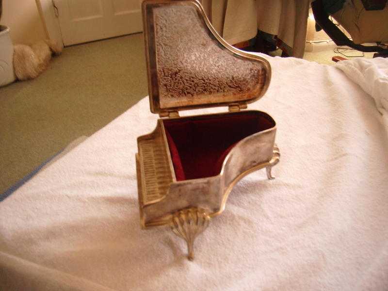 piano jewelley box