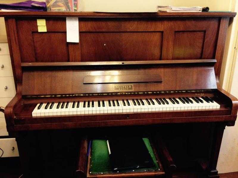 Piano - upright