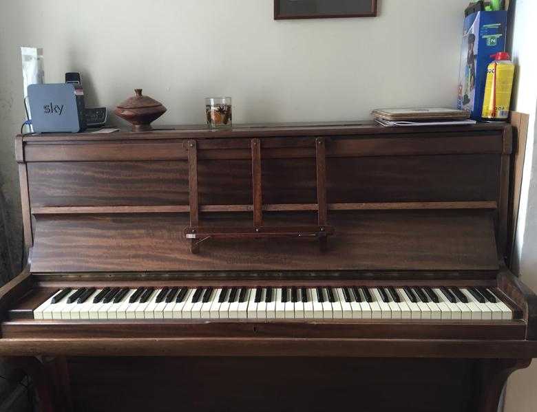 Piano - upright in good condition