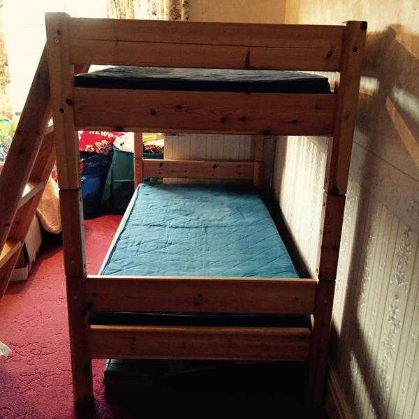 Pine bunk bed