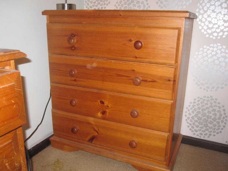 Pine Chest of Drawers