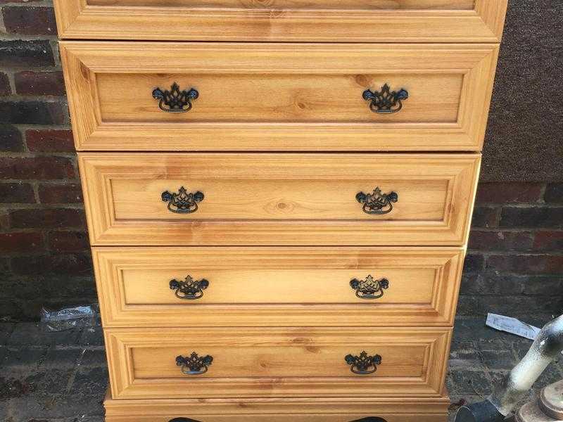 Pine Chest of Drawers