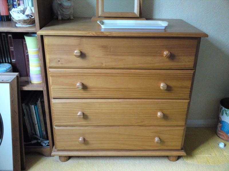 PINE CHEST OF DRAWERS