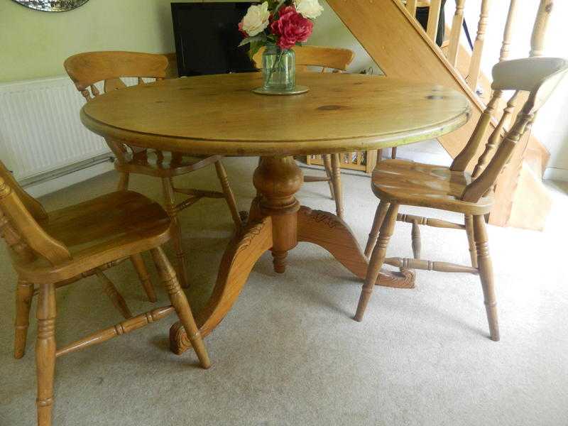 Pine circular dining table