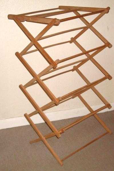 Pine clothes airer