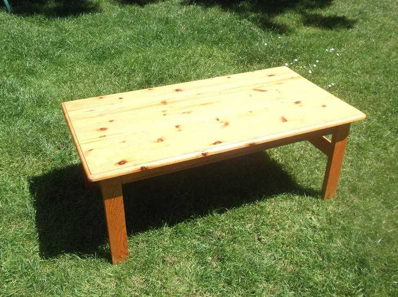 Pine Coffee table and TV cabinet