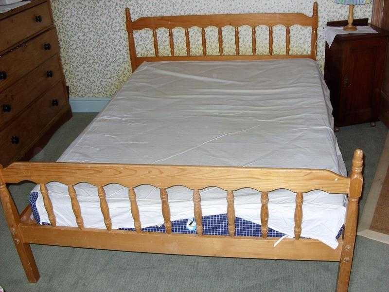 pine double bed