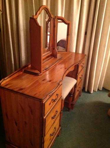 Pine Dressing Table