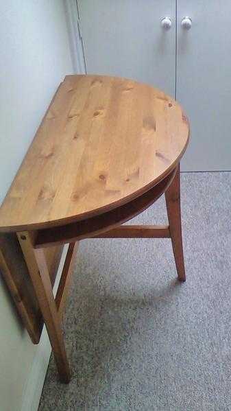 Pine half fold table