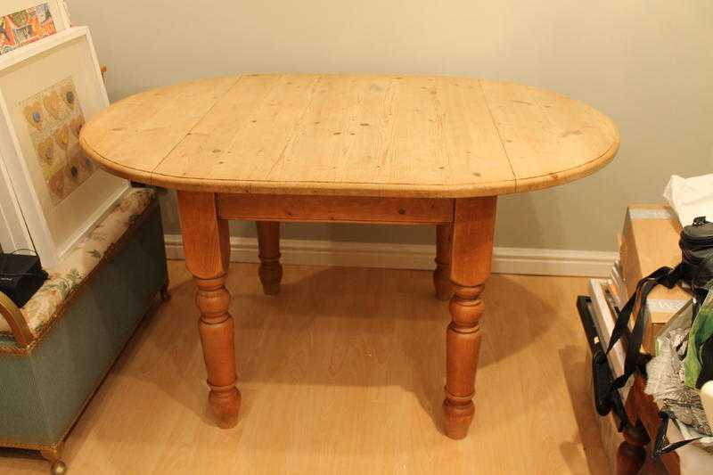 Pine KitchenDining Table - Oval Drop Leaf