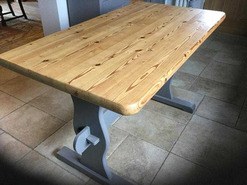 Pine table