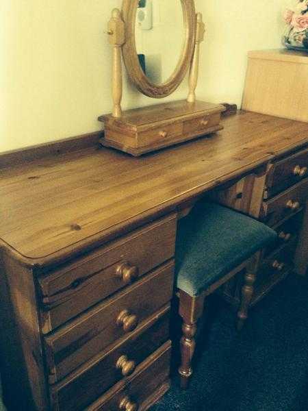 Pine twin pedestal bedroom dressing table