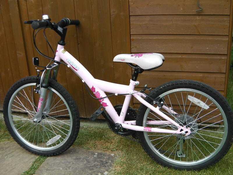 Pink Apollo Kinx Girls Bike 20 inch wheels 6 gears