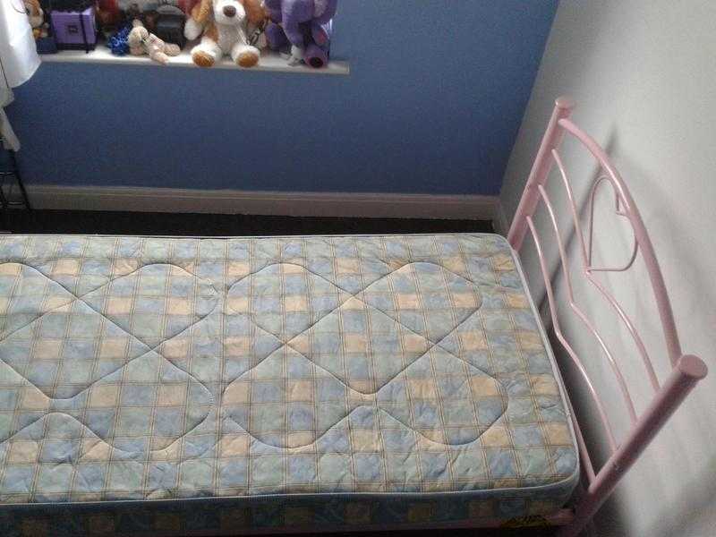 PINK HEART SINGLE BED WITH MATTRESS - TO GO ASAP