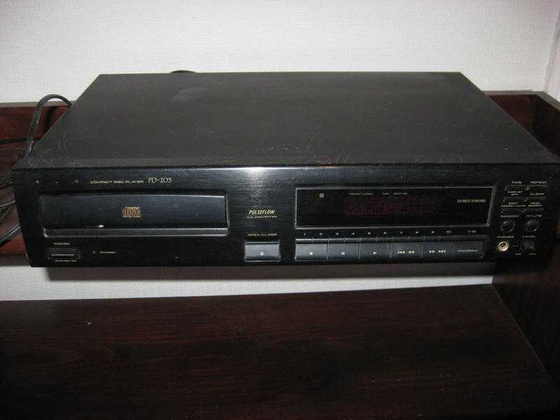 Pioneer CD Player PD-203  Remote NOT tested