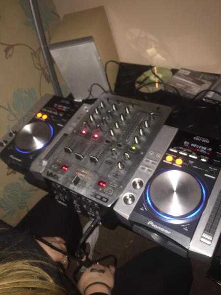 Pioneer dj decks