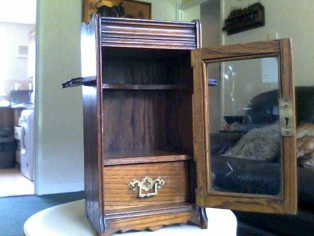 Pipe cabinet