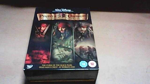 PIRATES OF THE CARIBBEAN BOX SET OF 3 FILMS - 4DVD SET-DISNEY