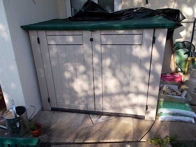 PLASTIC GARDEN SHED FOR SALE