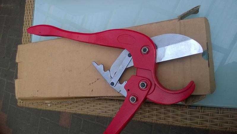 Plastic  pipe cutter 15.mm  63.mm