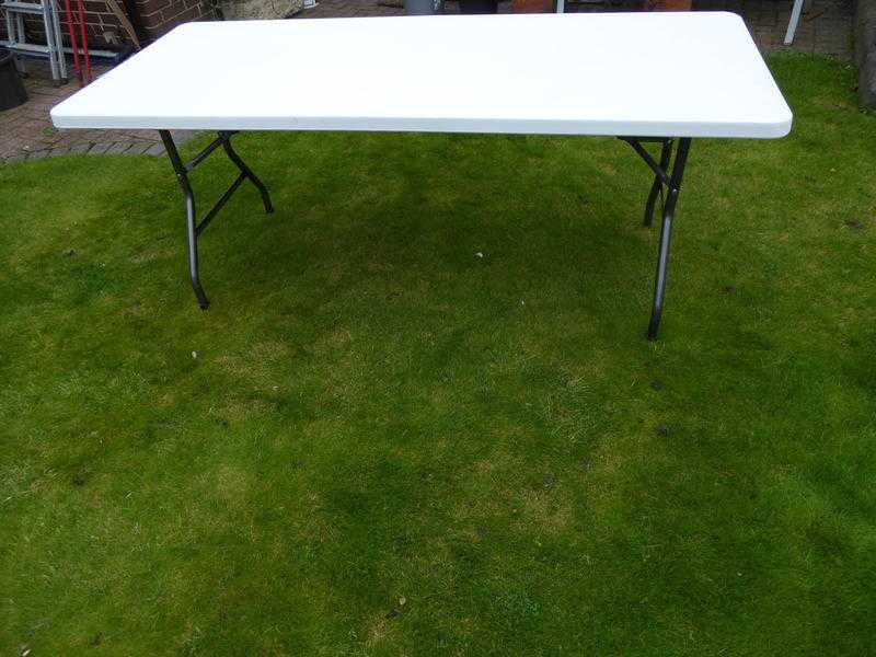 PLASTIC TRESTLE TABLE 6FT X 2FT 6IN