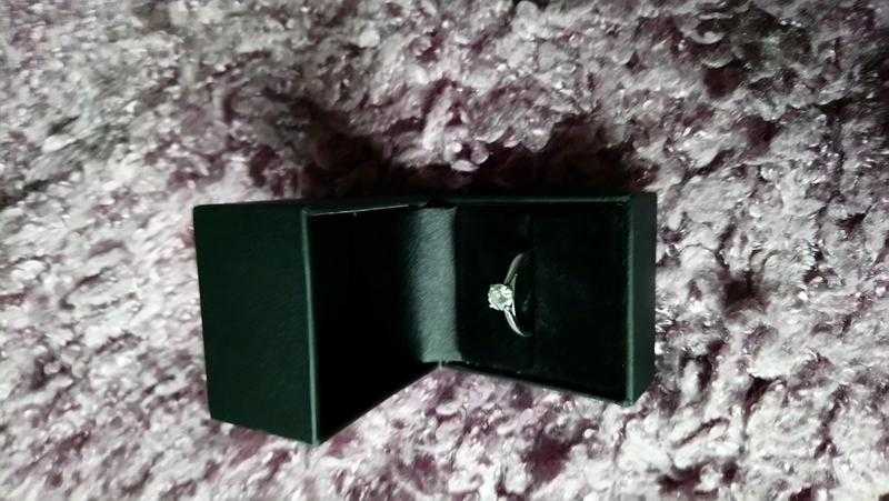 Platinum diamond engagement ring(GIA Certified)
