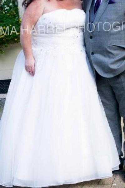 PLUS SIZE WEDDING DRESS