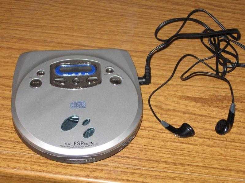 PORTABLE CD PLAYER