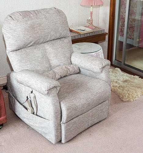 Pride Rise and Recline Chair