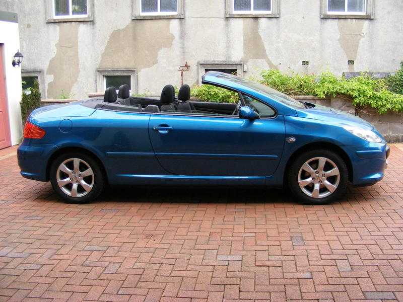 Private Genuine 38,500 Low Mileage 2006 Peugeot 307cc Manual Convertible.