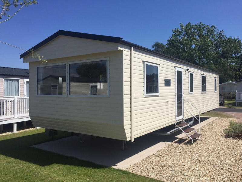 Private sale static caravan at Rockley Park, Poole. 3 bedrooms. Double glazing, central heating