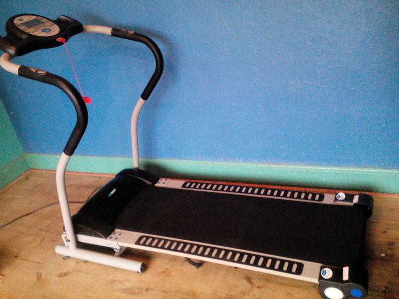 Pro-Fitness Motorised Treadmill